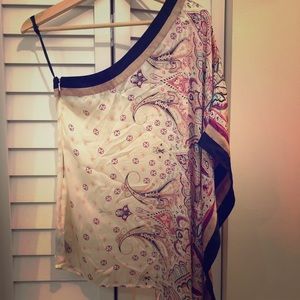 2b Bebe One shoulder satin top
